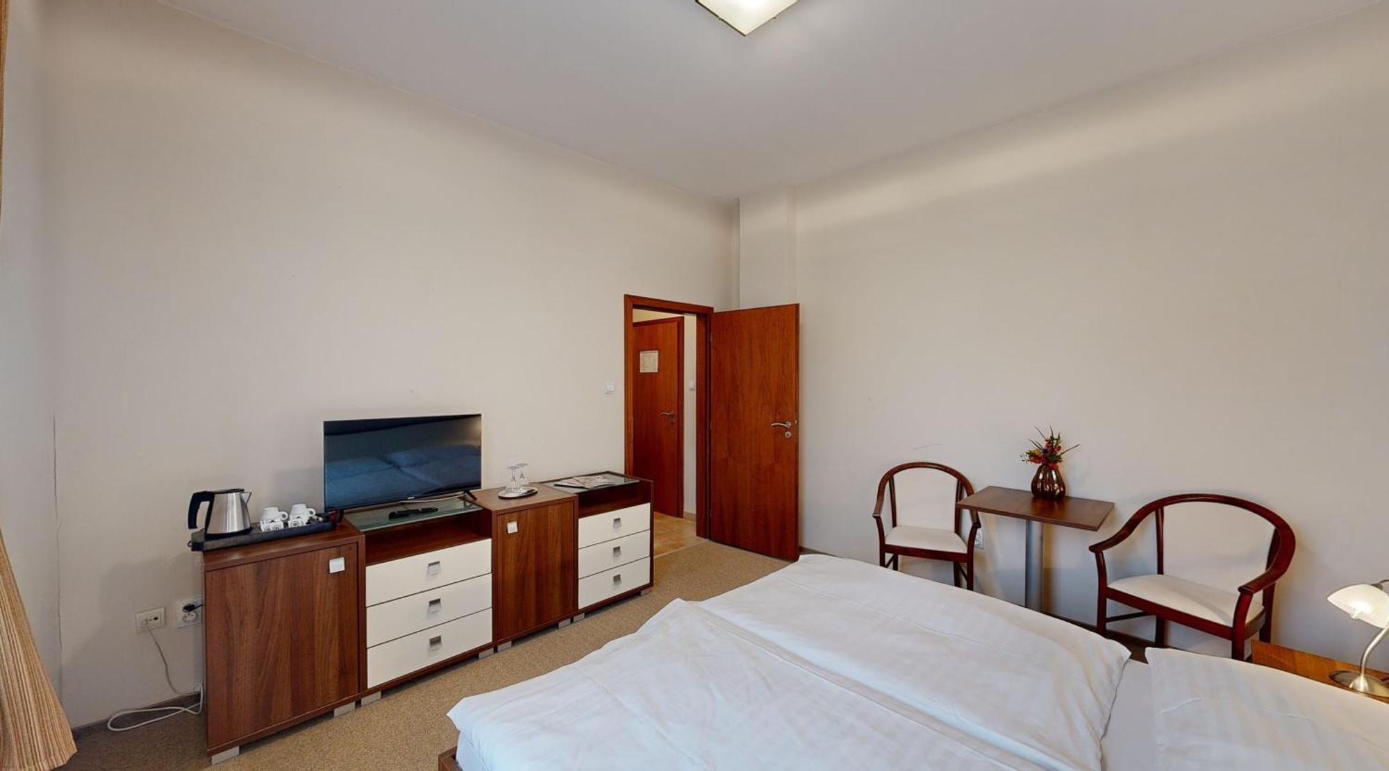 Klaudia'S Hotel & Restaurant At Golf Resort, Bac Samorin エクステリア 写真