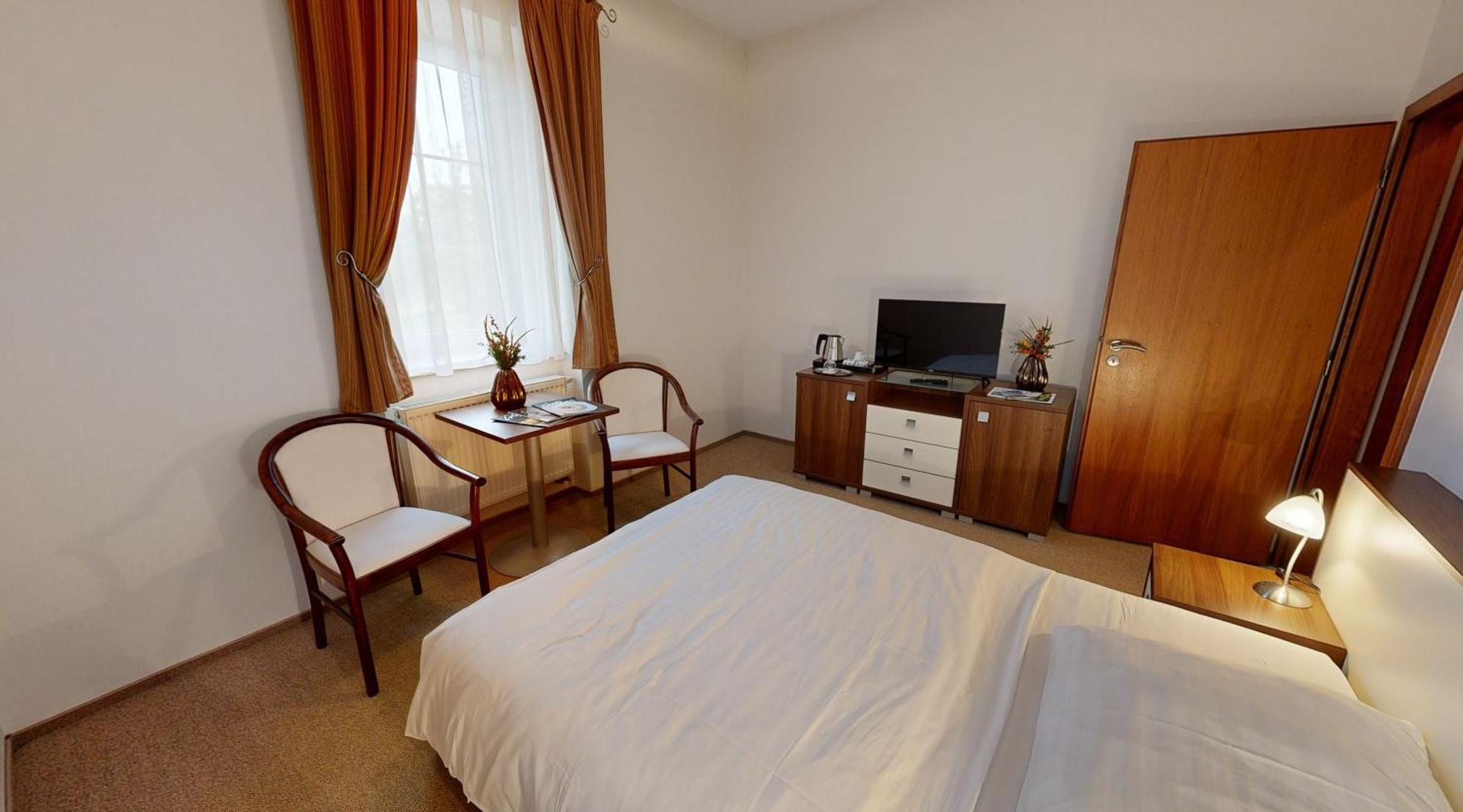 Klaudia'S Hotel & Restaurant At Golf Resort, Bac Samorin エクステリア 写真