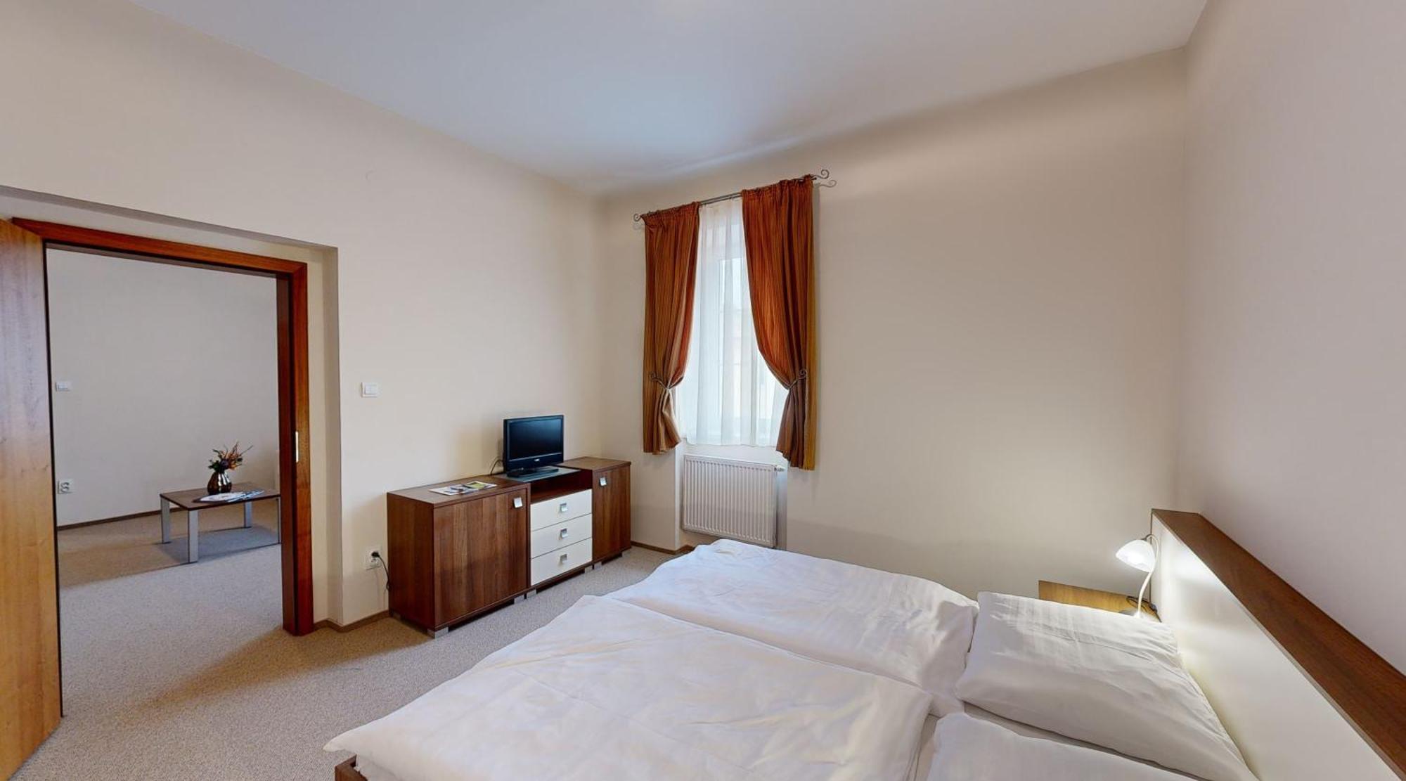 Klaudia'S Hotel & Restaurant At Golf Resort, Bac Samorin エクステリア 写真